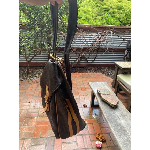 Beautiful Rioni Convertible Backpack - Picture 9 of 13